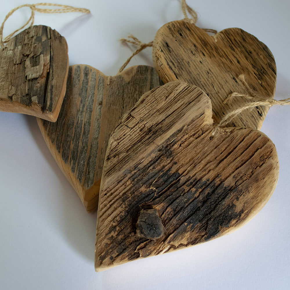 Cuori in legno rustico - da appendere